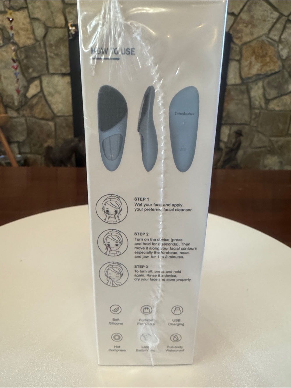 Dermalactve PureSkin cleansing Brush New and Sealed. - Picture 2 of 2